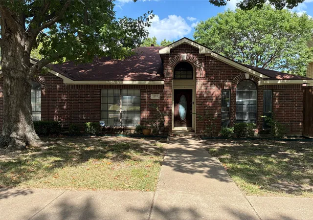 Photo 1 of Single family home for sale at 1332 Boyd St, Cedar Hill, TX 75104 | MLS# 21296021 | Listing updated on 2026-08-24