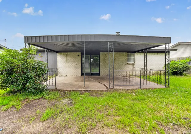 Homes for sale in Balch Springs, TX | 15131 Oakwood Ln, Balch Springs, TX 75180 | MLS# 21296029