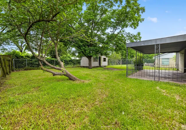 Homes for sale in Balch Springs, TX | 15131 Oakwood Ln, Balch Springs, TX 75180 | MLS# 21296029