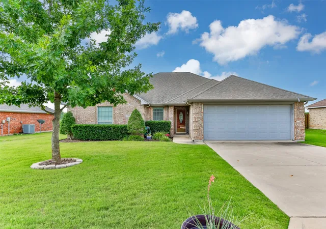 Homes for sale in Lindsay, TX | 504 Katie St, Lindsay, TX 76250 | MLS# 21296045