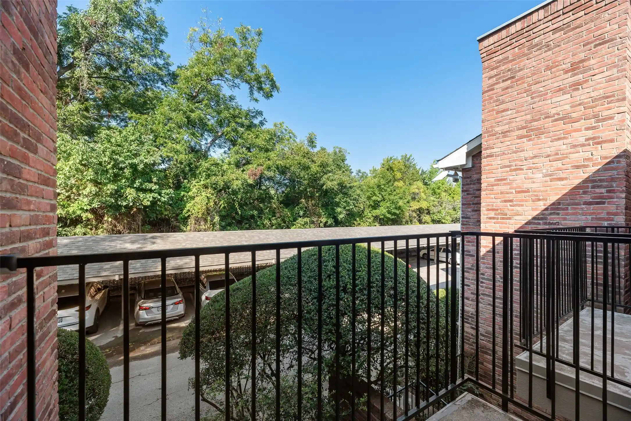 Listing Photo 28 - Condo for sale in 7510 Holly Hl Dr located at 7510 Holly Hl Dr, Dallas, TX 75231 - Unit #111