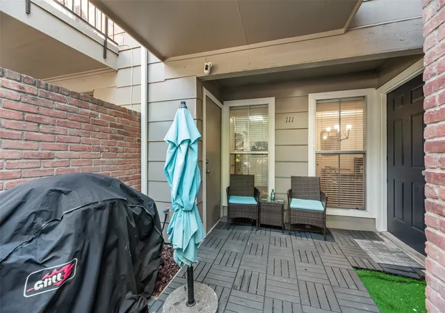 Listing Photo 4 - Condo for sale in building located at 7510 Holly Hl Dr, Dallas, TX 75231 - Unit #111