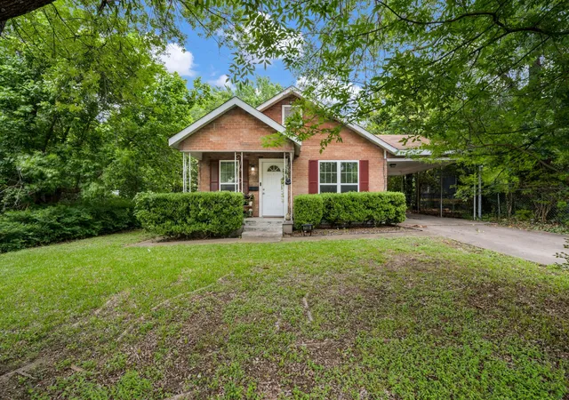 Photo 1 of Single family home for sale at 709 Dr Martin Luther King Jr Blvd, Waxahachie, TX 75165 | MLS# 21296147 | Listing updated on 2026-07-26