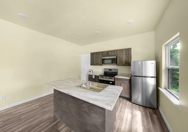 Photo 2 of Single family home for sale at 2013 West 10th Street, Texarkana, TX 75501 | MLS# 21296169 | Listing updated on 2026-08-22
