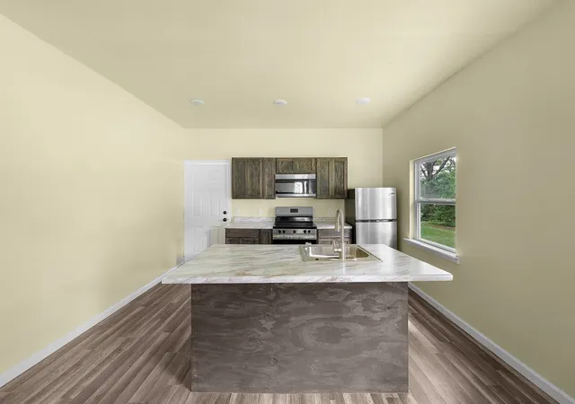 Photo 3 of Single family home for sale at 2013 West 10th Street, Texarkana, TX 75501 | MLS# 21296169 | Listing updated on 2026-08-22