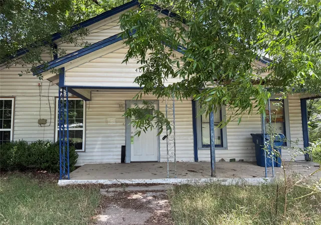 Photo 1 of Sale Pending at 405 S Canton St, Mexia, TX 76667 | MLS# 21296177 | Listing updated on 2026-08-24