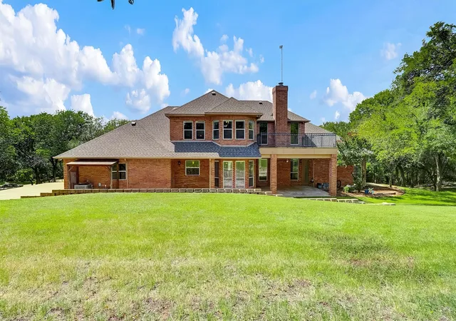 Homes for sale in Midlothian, TX | 6420 Shady Oaks Ln, Midlothian, TX 76065 | MLS# 21296243