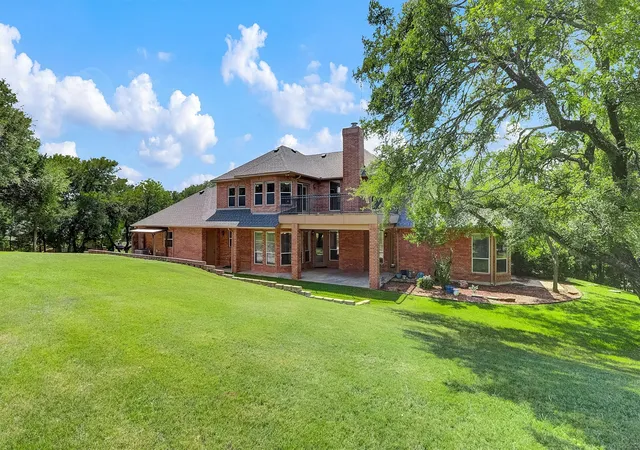 Homes for sale in Midlothian, TX | 6420 Shady Oaks Ln, Midlothian, TX 76065 | MLS# 21296243