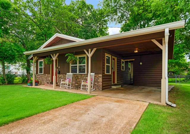 Photo 2 of Single family home for sale at 2435 Hubbard St, Paris, TX 75460 | MLS# 21294814 | Listing updated on 2026-07-09