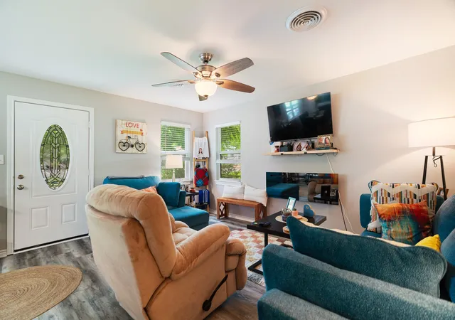 Photo 3 of Single family home for sale at 2435 Hubbard St, Paris, TX 75460 | MLS# 21294814 | Listing updated on 2026-07-09
