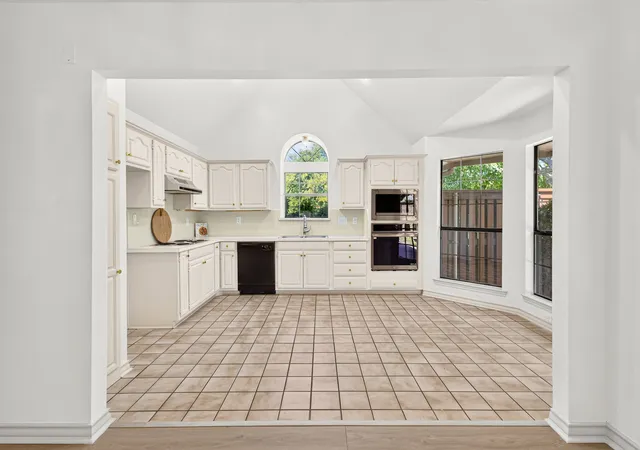 Photo 4 of Single family home for sale at 1804 Seminary Dr, Plano, TX 75075 | MLS# 21292300 | Listing updated on 2026-08-19