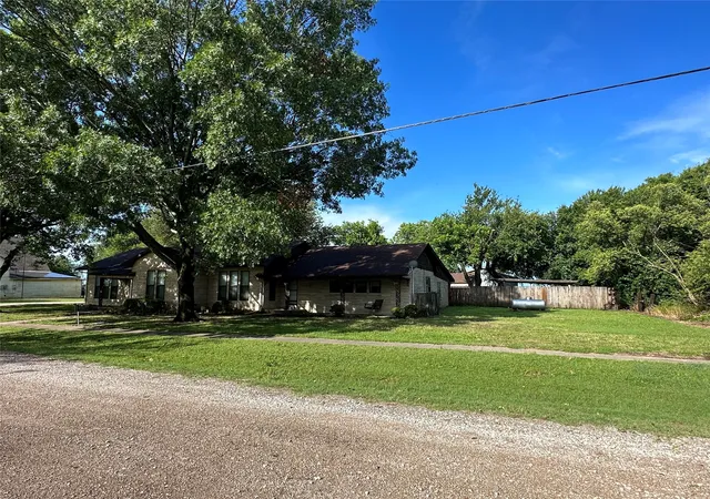 Photo 3 of Single family home for sale at 604 Harrel Ave, Bynum, TX 76631 | MLS# 21296326 | Listing updated on 2026-07-15