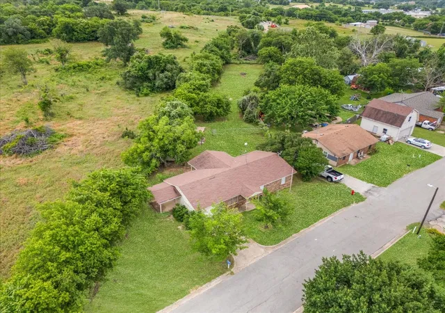 Homes for sale in Weatherford, TX | 110 Lora Ln, Weatherford, TX 76088 | MLS# 21244013