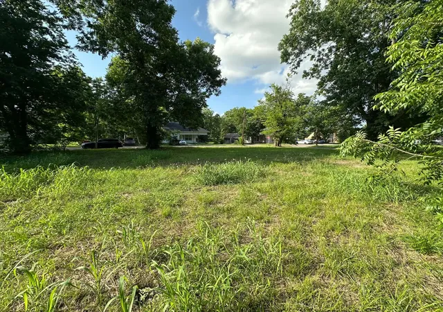 Homes for sale in Clarksville, TX | 300 W Jackson St, Clarksville, TX 75426 | MLS# 21296361