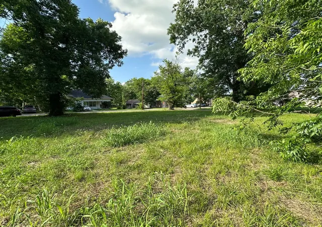 Homes for sale in Clarksville, TX | 300 W Jackson St, Clarksville, TX 75426 | MLS# 21296361
