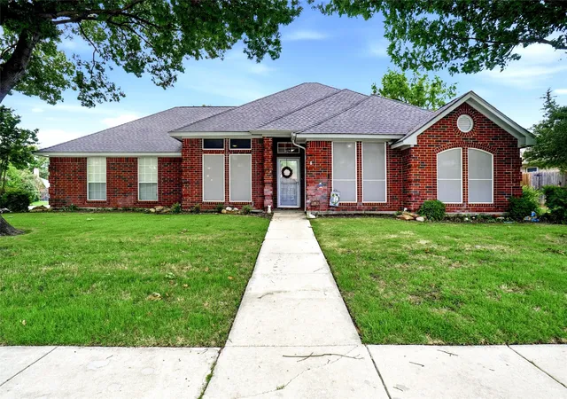 Homes for sale in Keller, TX | 701 Western Trl, Keller, TX 76248 | MLS# 21294003