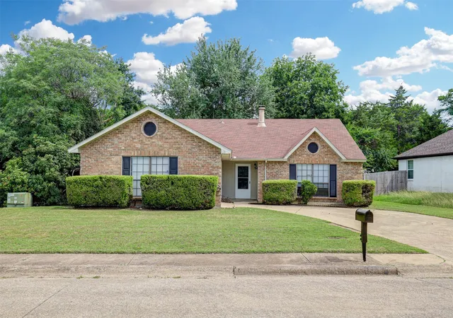 Homes for sale in De Soto, TX | 620 Nora Ln, De Soto, TX 75115 | MLS# 21293338