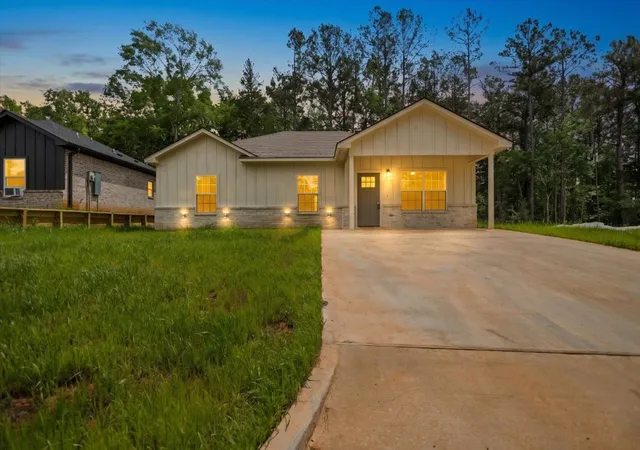 Homes for sale in Jacksonville, TX | 812 Grant St, Jacksonville, TX 75766 | MLS# 21261627