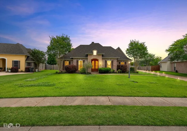 Photo 2 of Single family home for sale at 125 Horseguards Ave, Bossier City, LA 71111 | MLS# 21296420 | Listing updated on 2026-08-30