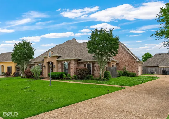 Photo 3 of Single family home for sale at 125 Horseguards Ave, Bossier City, LA 71111 | MLS# 21296420 | Listing updated on 2026-08-30
