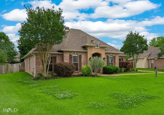 Photo 4 of Single family home for sale at 125 Horseguards Ave, Bossier City, LA 71111 | MLS# 21296420 | Listing updated on 2026-08-30