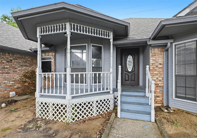 3rd image of 1905 Wedgewood Dr, Grand Prairie, TX 75050 | MLS# 21295147