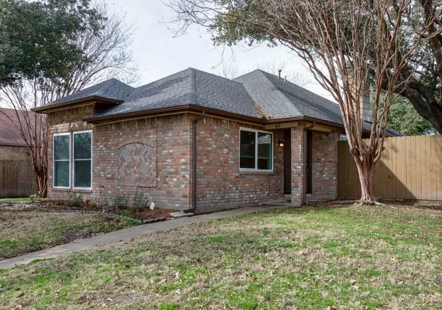 Photo 3 of Single family home for sale at 613 Purple Sage Trl, Mesquite, TX 75149 | MLS# 21296501 | Listing updated on 2026-08-27