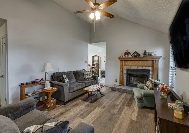 Photo 4 of Single family home for sale at 613 Purple Sage Trl, Mesquite, TX 75149 | MLS# 21296501 | Listing updated on 2026-08-27