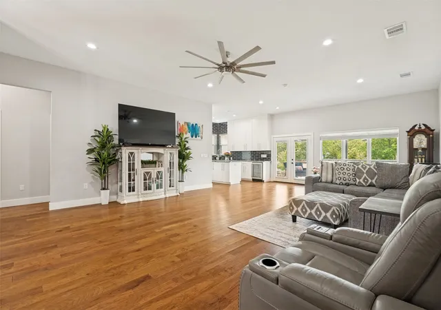 Photo 4 of Single family home for sale at 109 Autumn Wood Trl, Gun Barrel City, TX 75156 | MLS# 21275972 | Listing updated on 2026-08-25