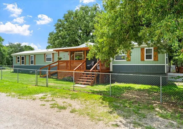 Homes for sale in Whitney, TX | 479 Live Oak Loop, Whitney, TX 76692 | MLS# 21295889