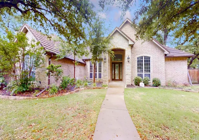 Photo 4 of Sale Pending at 3722 Cove Timber Ave, Granbury, TX 76049 | MLS# 21296595 | Listing updated on 2026-07-16