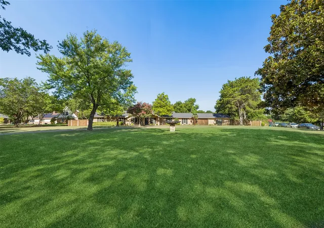 Photo 3 of Single family home for sale at 1303 Heather Glen St, Duncanville, TX 75137 | MLS# 21295113 | Listing updated on 2026-08-22
