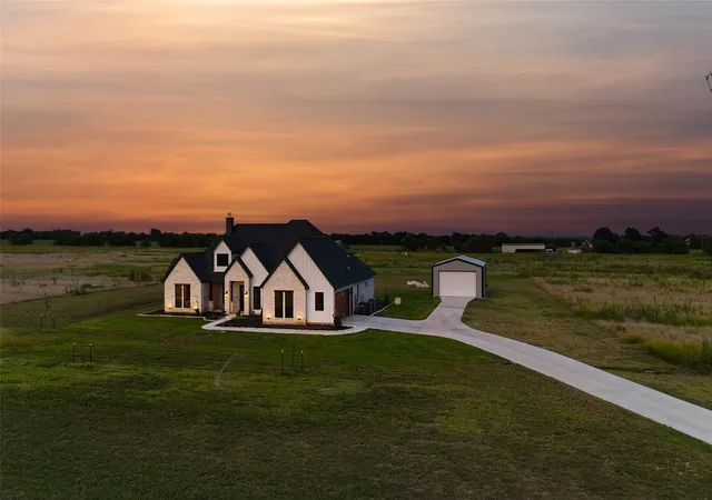 Photo 4 of Single family home for sale at 12262 Fm 1384, Justin, TX 76247 | MLS# 21294361 | Listing updated on 2026-10-08