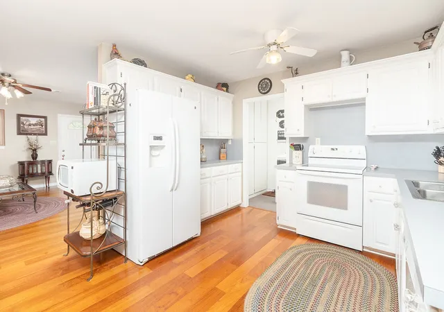 Photo 2 of Single family home for sale at 307 E Loop Dr, Brady, TX 76825 | MLS# 21292943 | Listing updated on 2026-07-25