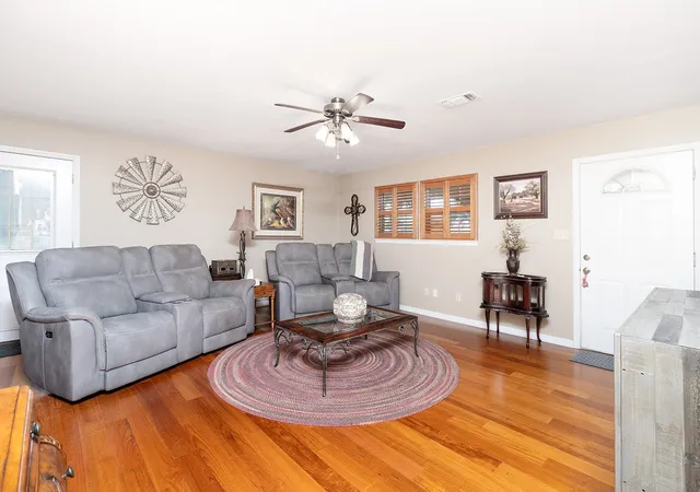 Photo 3 of Single family home for sale at 307 E Loop Dr, Brady, TX 76825 | MLS# 21292943 | Listing updated on 2026-07-25