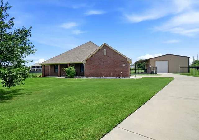 Photo 3 of Single family home for sale at 2757 Purple Sage Trl, Fort Worth, TX 76179 | MLS# 21289794 | Listing updated on 2026-07-04