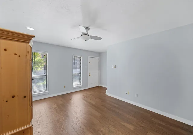 Photo 4 of Condo for sale at 1310 Speight Ave #2, Waco, TX 76706 | MLS# 21296662 | Listing updated on 2026-10-05
