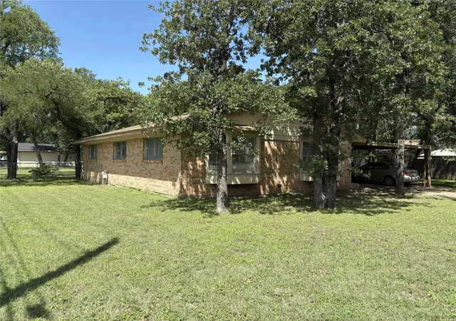 Homes for sale in Lacy Lakeview, TX | 212 S Norma Dr, Lacy Lakeview, TX 76705 | MLS# 21296631