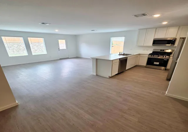 Photo 2 of Single family home for sale at 218 Hidden Meadows Dr, Sherman, TX 75092 | MLS# 21296806 | Listing updated on 2026-07-27