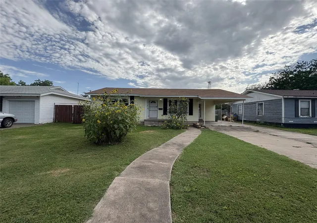 Photo 3 of Single family home for sale at 1408 Guthrie Dr, Waco, TX 76710 | MLS# 21295214 | Listing updated on 2026-08-22