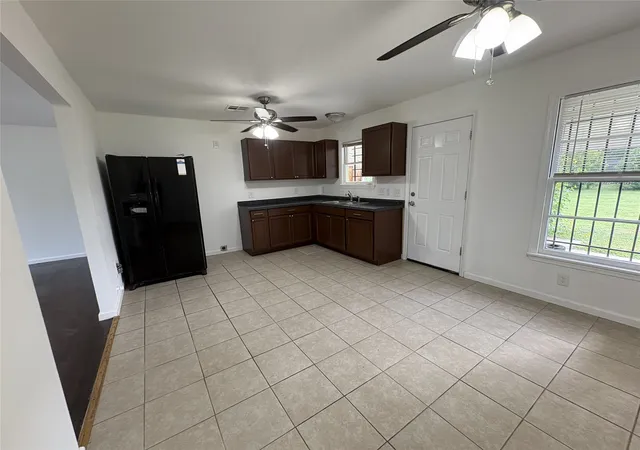Photo 4 of Single family home for sale at 1408 Guthrie Dr, Waco, TX 76710 | MLS# 21295214 | Listing updated on 2026-09-30