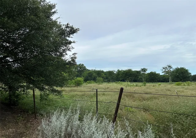 Photo 1 of Land for sale at 215 N Cummings Dr, Alvarado, TX 76009 | MLS# 21296610 | Listing updated on 2026-08-03