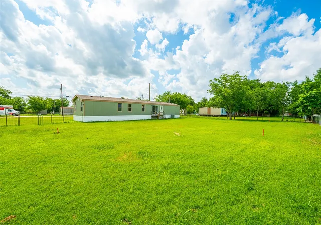 Homes for sale in Joshua, TX | 7009 Karen Ln, Joshua, TX 76058 | MLS# 21296804