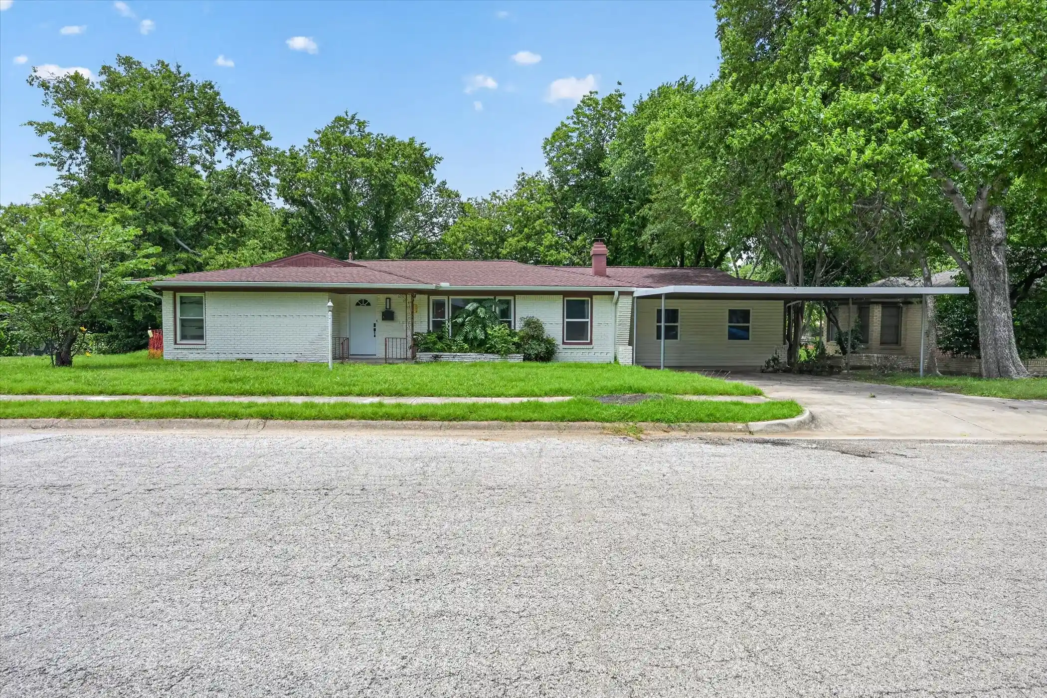 Photo 1 of Single family home for sale at 2833 Scruggs Park Dr, Richland Hills, TX 76118 | MLS# 21295704 | Listing updated on 2026-10-08