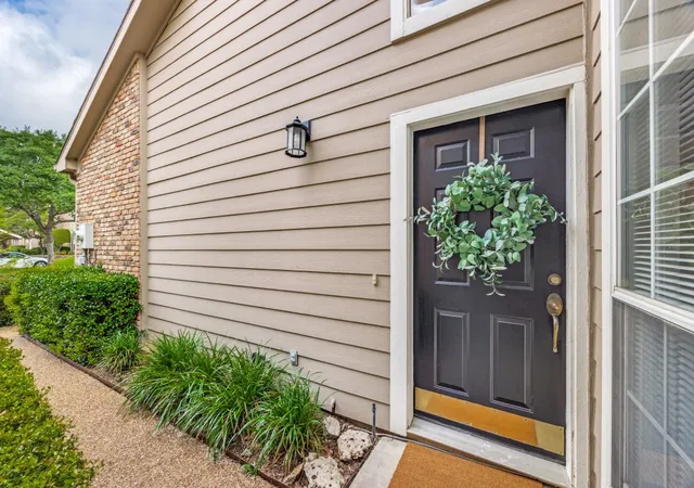 Photo 3 of Sale Pending at 8602 Brittania Wy, Dallas, TX 75243 | MLS# 21295692 | Listing updated on 2026-08-03