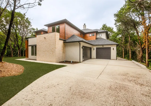Photo 3 of Single family home for sale at 608 Redbud Ct, Cedar Hill, TX 75104 | MLS# 21296993 | Listing updated on 2026-10-03