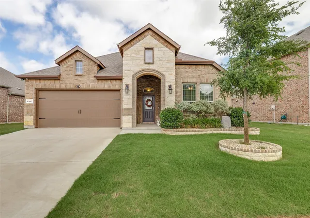 Photo 2 of Single family home for sale at 2817 Half Moon Rd, Aubrey, TX 76227 | MLS# 21296988 | Listing updated on 2026-09-26