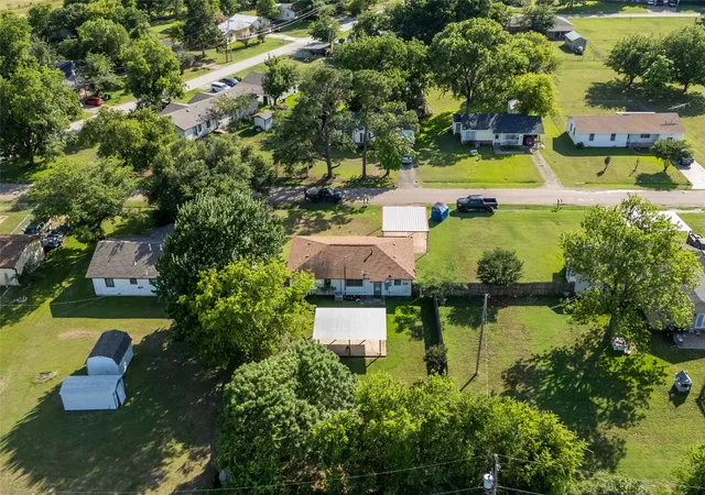 Homes for sale in Whitney, TX | 204 N Texas St, Whitney, TX 76692 | MLS# 21294835