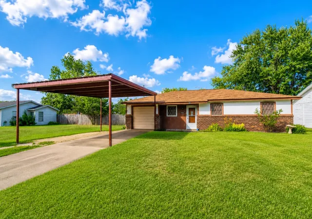 Photo 1 of Sale Pending at 204 N Texas St, Whitney, TX 76692 | MLS# 21294835 | Listing updated on 2026-07-06