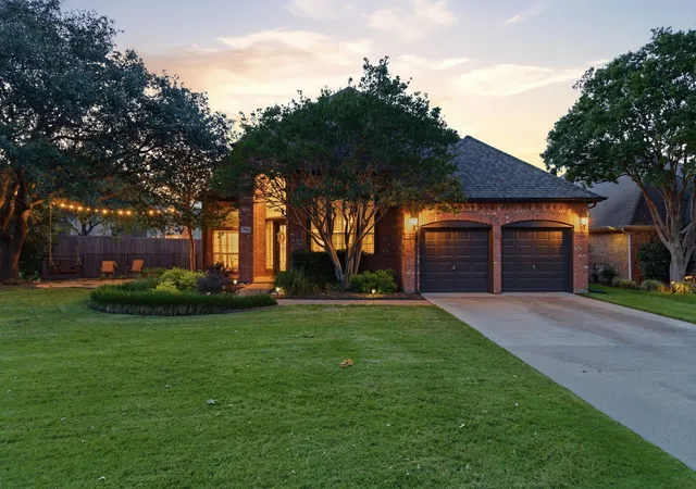Homes for sale in Grapevine, TX | 3544 Boxwood Dr, Grapevine, TX 76051 | MLS# 21295841